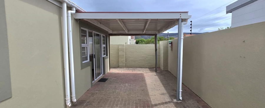 3 Bedroom Property for Sale in Franskraal Western Cape